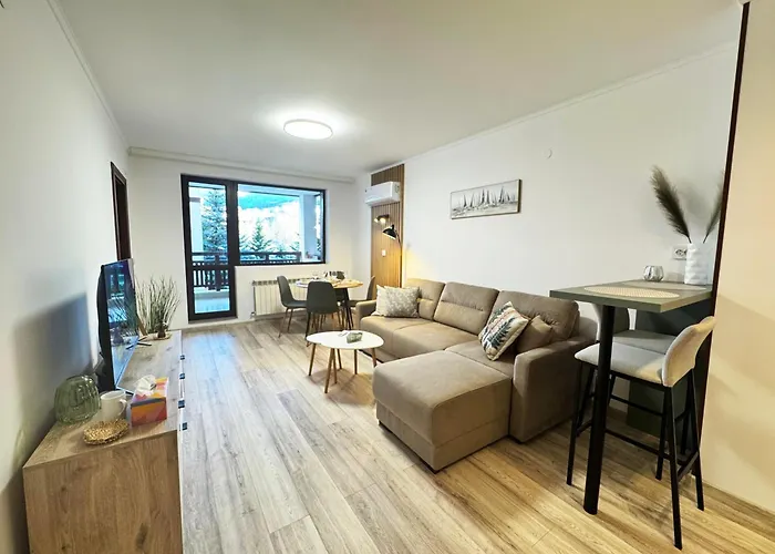 Alpine Glow - Panoramic View Near Gondola Lägenhet *