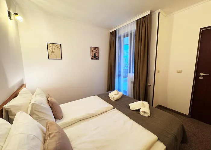 Alpine Glow - Panoramic View Near Gondola Lejlighed